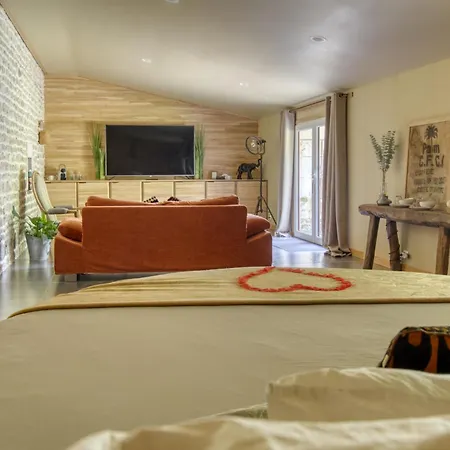 Bed & Breakfast Tesoro Climatisee Avec Piscine Hammam Et Jardin Avec Piscine Saint-Martial-sur-Ne